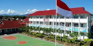 Sekolah di Era Hybrid: Bagaimana Murid dan Guru Menyesuaikan Diri dengan Pembelajaran Campuran?