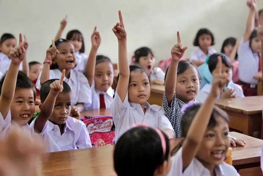 Pendidikan Tanpa Gadget: Sekolah Tradisional di Era Digital, Apakah Masih Bertahan?